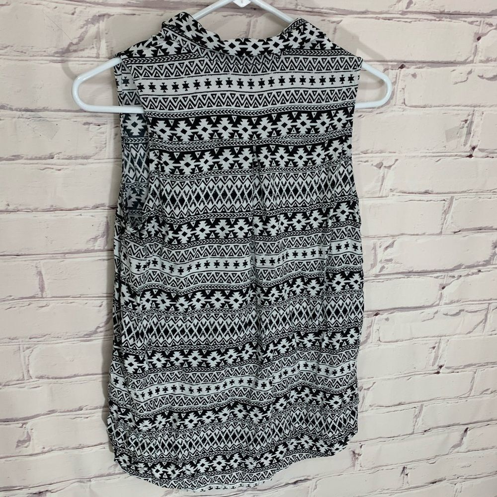 Divided size 8 (medium) top - Picture 2 of 4